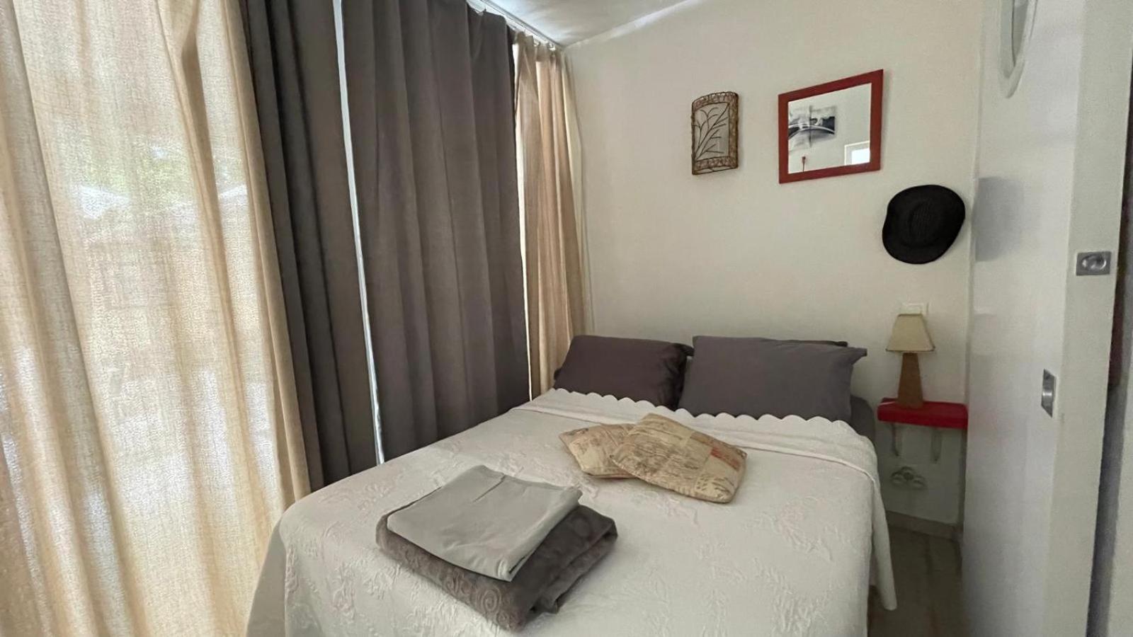 La En Bord De Apartamento *